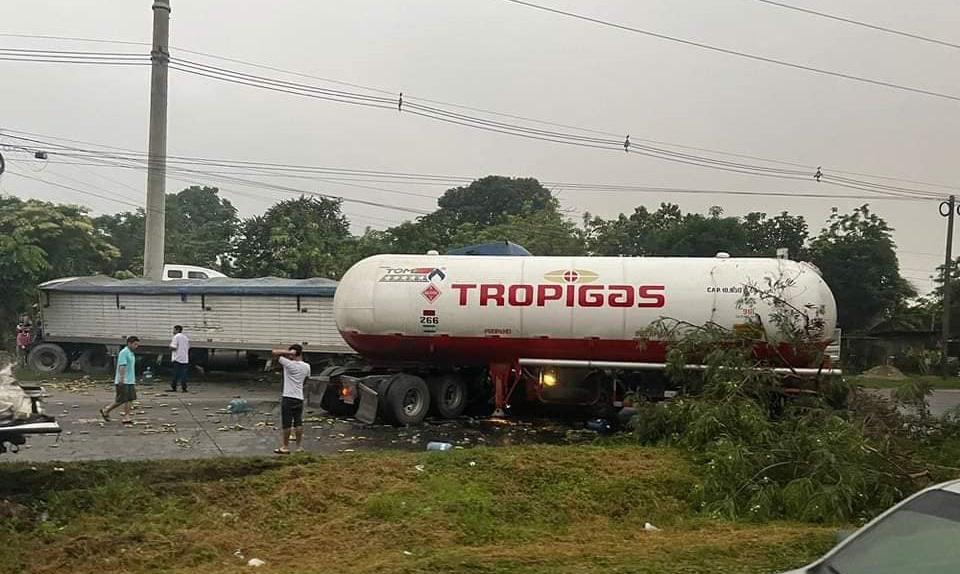 Renacuajos en carretera provocan quíntuple choque en Choloma