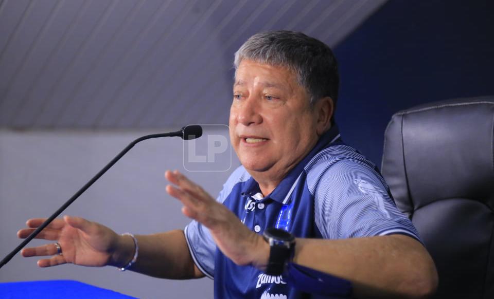 ¿Crees que debe continuar “Bolillo” Gómez como DT de Honduras?