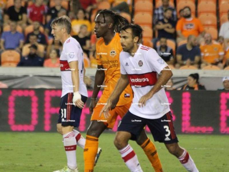 Alberth Elis reapareció tras dos partidos se suspensión, pero no pudo hacerse presente en el marcador. Foto Annie Lagos.