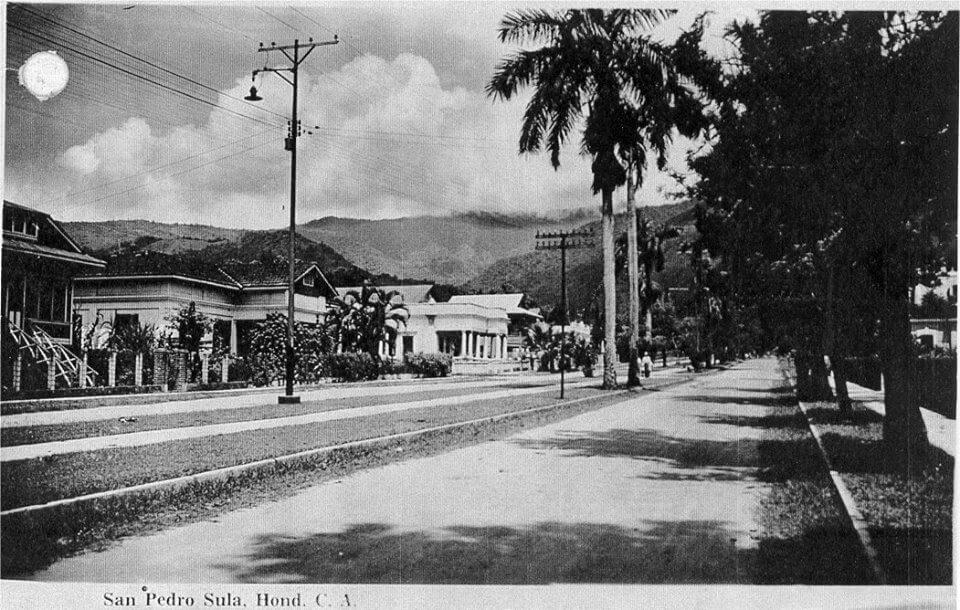 El histórico Bulevar Morazán de la ciudad industrial. Año 1946.