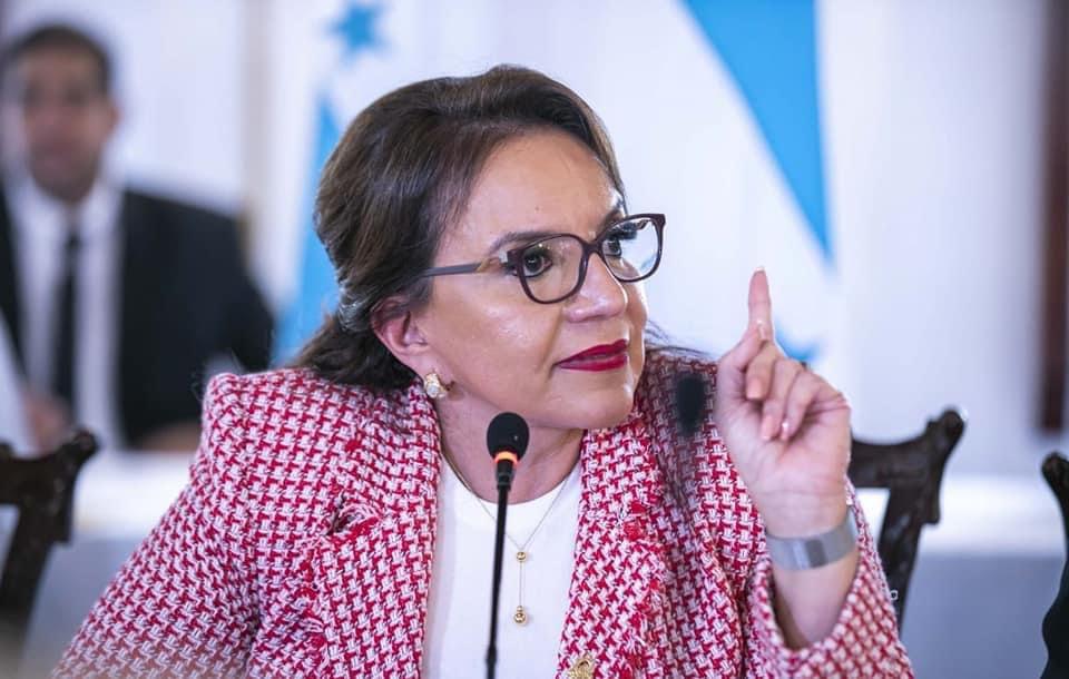 “Sectores que dejó amarrado el anterior gobierno son los que reclaman”: Xiomara Castro