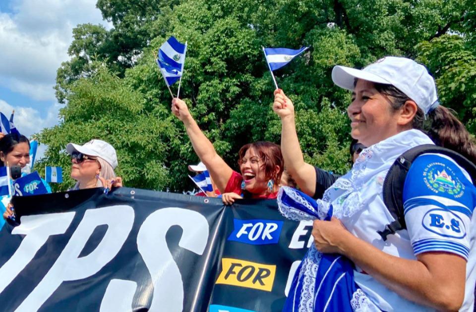 EE UU deja en suspenso el futuro del TPS para unos 170,000 salvadoreños