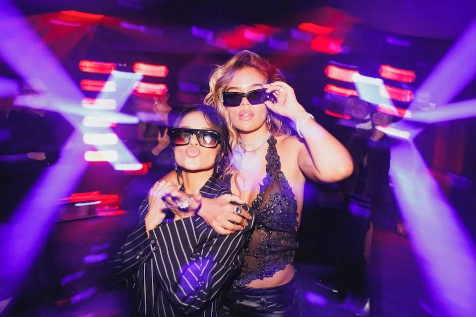 Karol G celebra sus 35 años en una tremenda fiesta con amigas y sin Feid