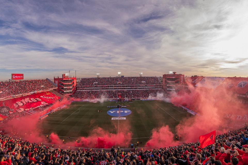 El estadio Libertadores de América es el recinto deportivo donde juega como local el Independiente.