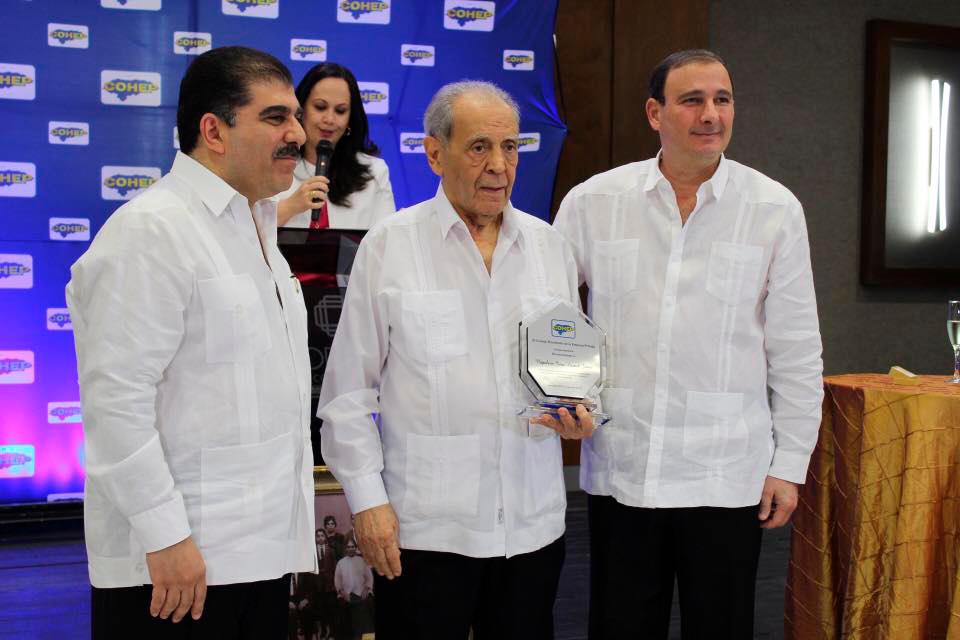 Muere don Napoleón Larach,