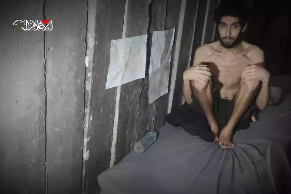 Desgarradoras imágenes de rehenes israelíes provocan consternación