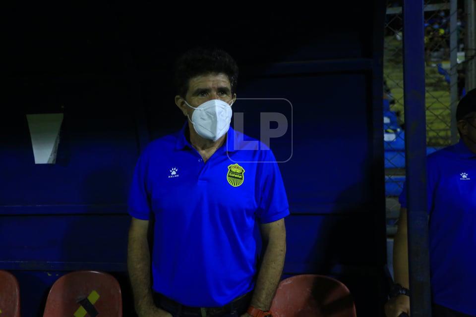 Héctor Vargas se estrenó a lo grande en el estadio Morazán como DT del Real España.