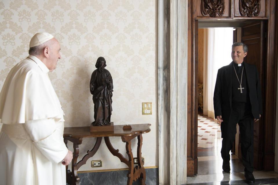 Grech, la voz del equilibrio en una Iglesia dividida