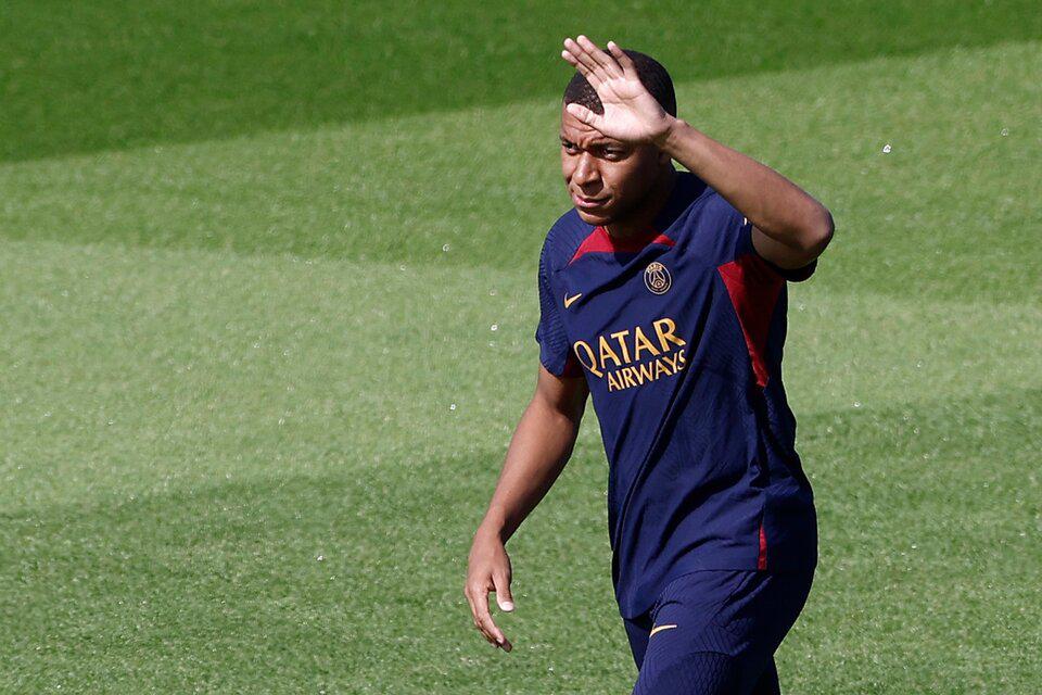 Futbolista del PSG habla del caso Mbappé: “Esperemos que regrese”