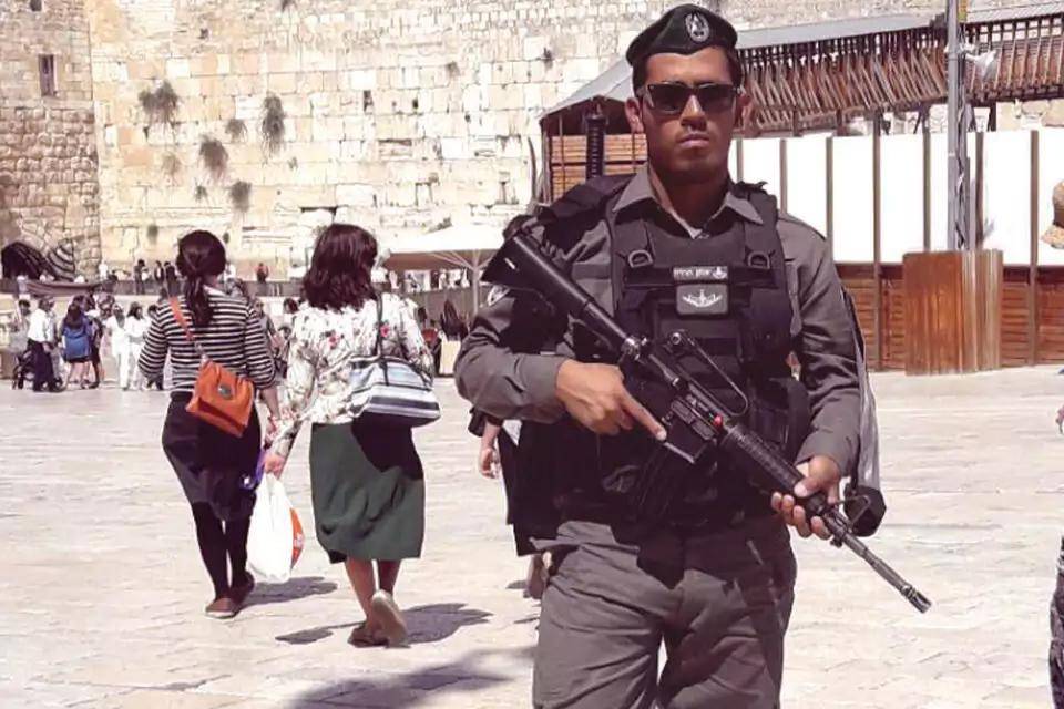 $!Realizó operativos en la ciudad vieja, lugar con afluencia de turistas y religiosos locales.