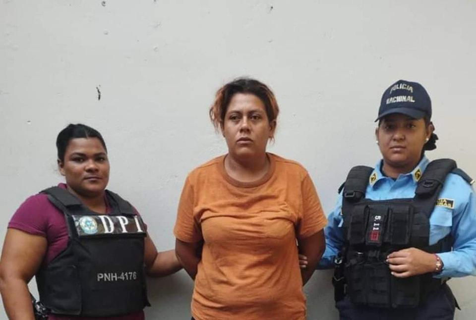 Mujer recibe 15 años por matar a golpes a su hija de cuatro años