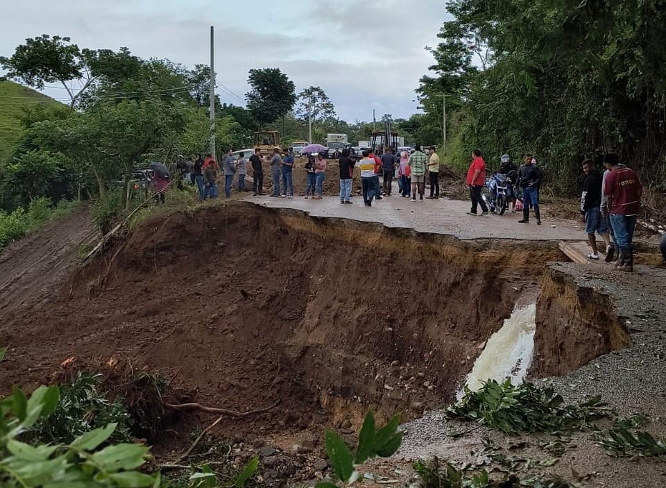 La tormenta Sara dejó graves afectaciones a la infraestructura vial del norte y litoral atlántico de Honduras.