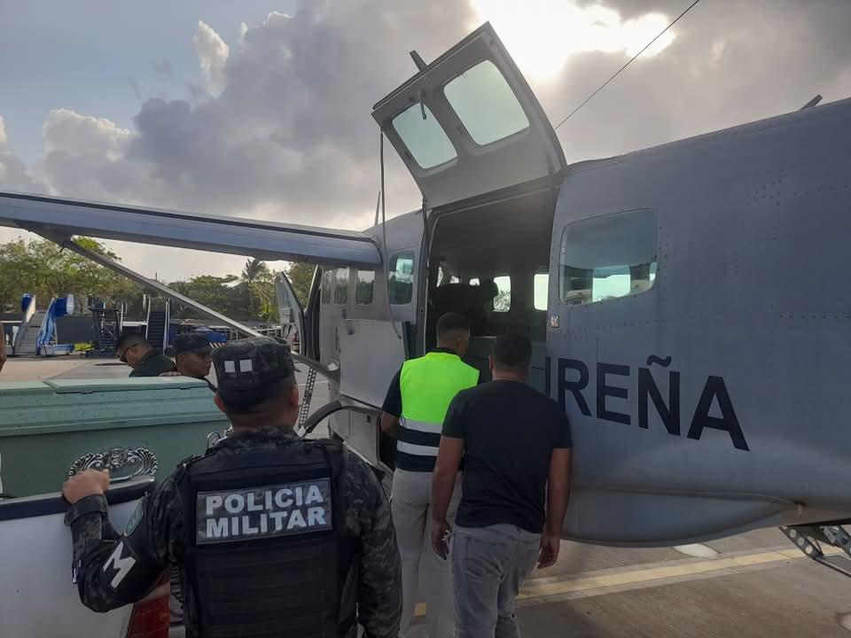 Rostros de las 12 víctimas del accidente aéreo en Roatán