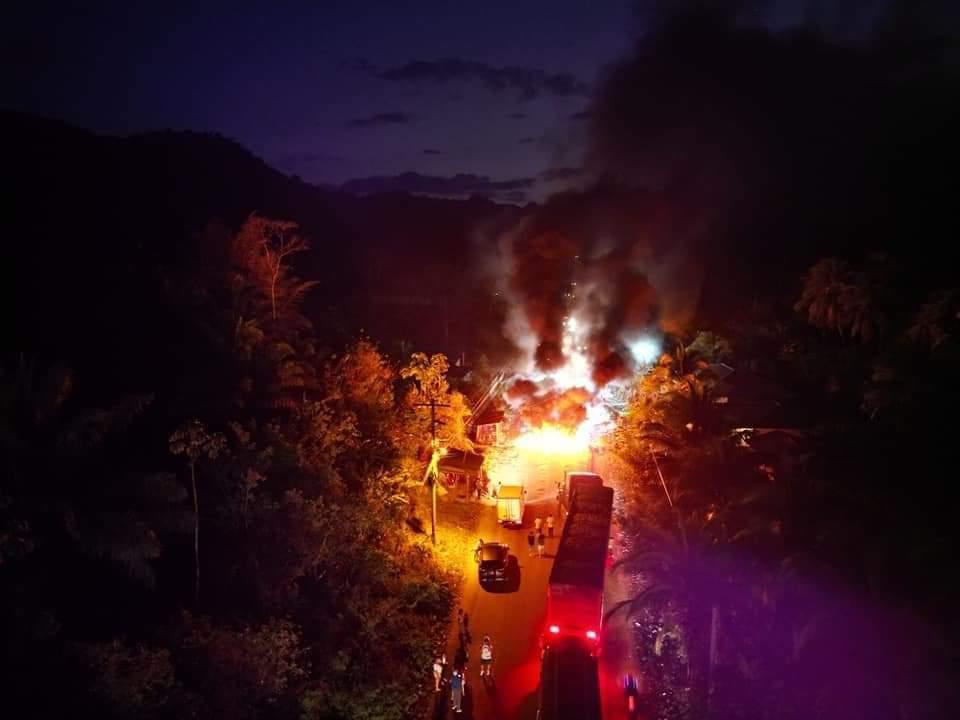 Por apagones cierran paso hacia La Ceiba desde Colón