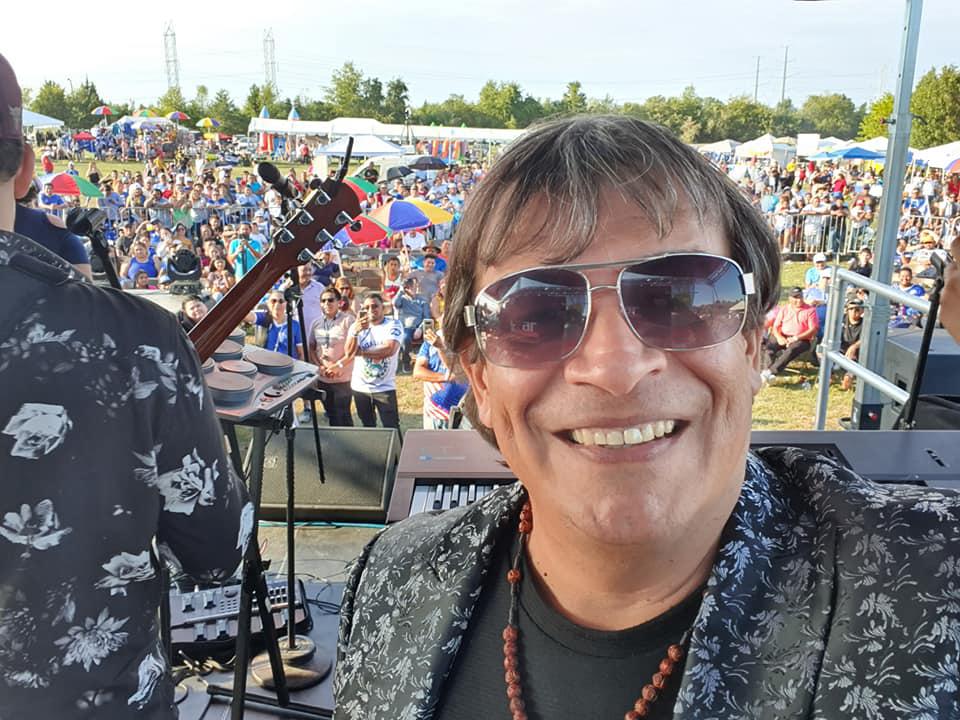 Artista hondureño Javier Monthiel recibirá dos reconocimientos en el extranjero