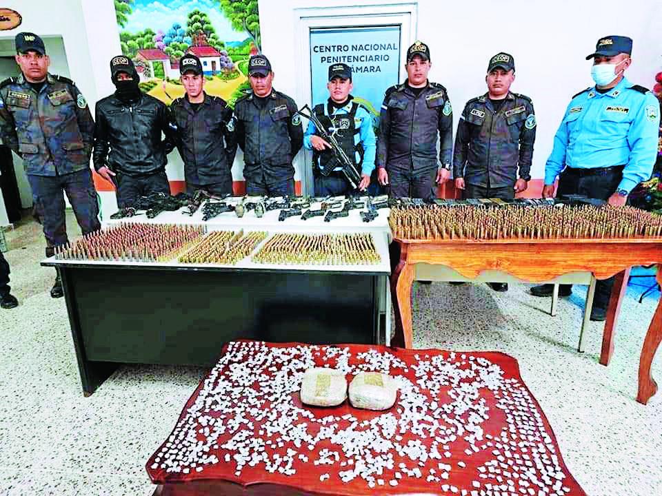 Incautan AR-15, AK-47 y pistolas en cárcel de Támara