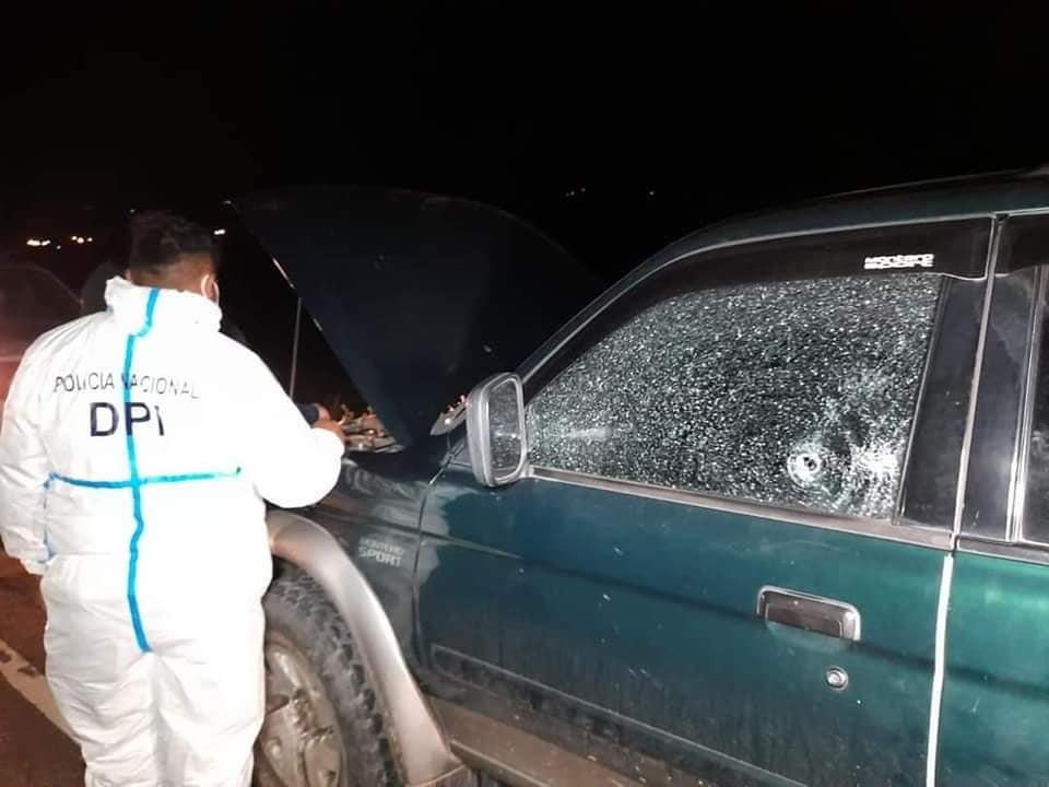 Según algunas versiones de testigos, el político fue atacado al parecer por dos individuos que se movilizaban en una motocicleta.