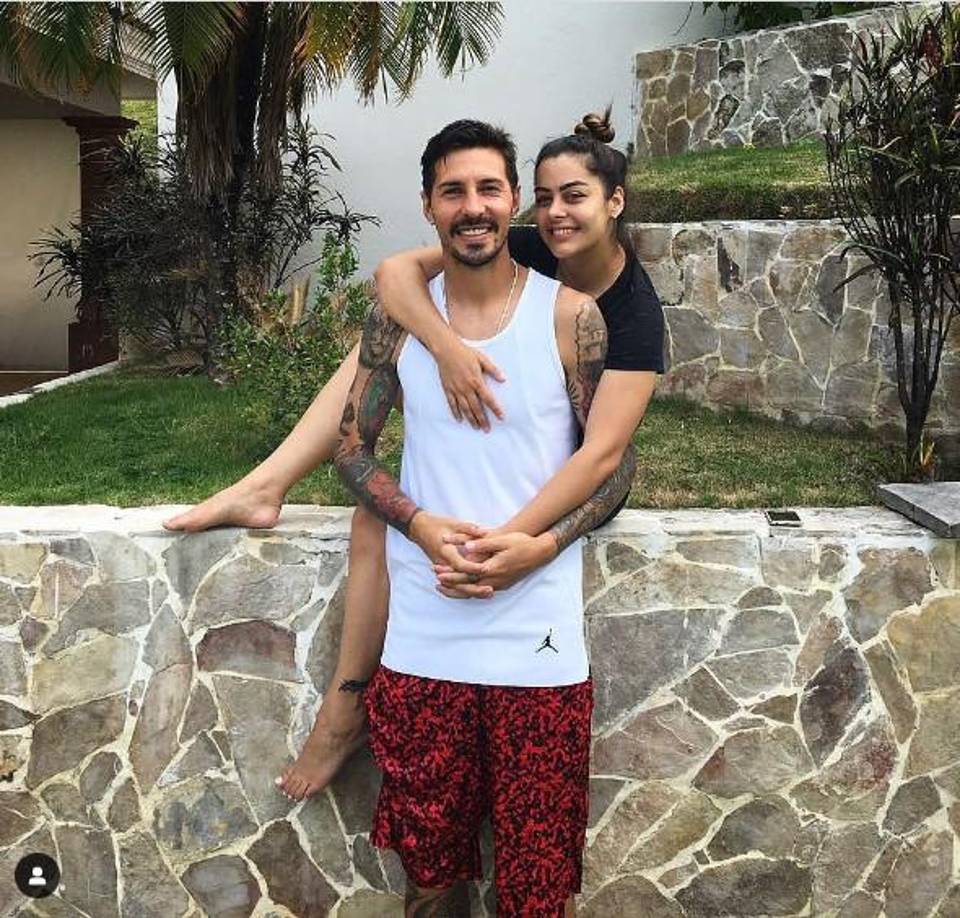 Pese a la denuncia en contra de su pareja, siguen juntos en la actualidad.