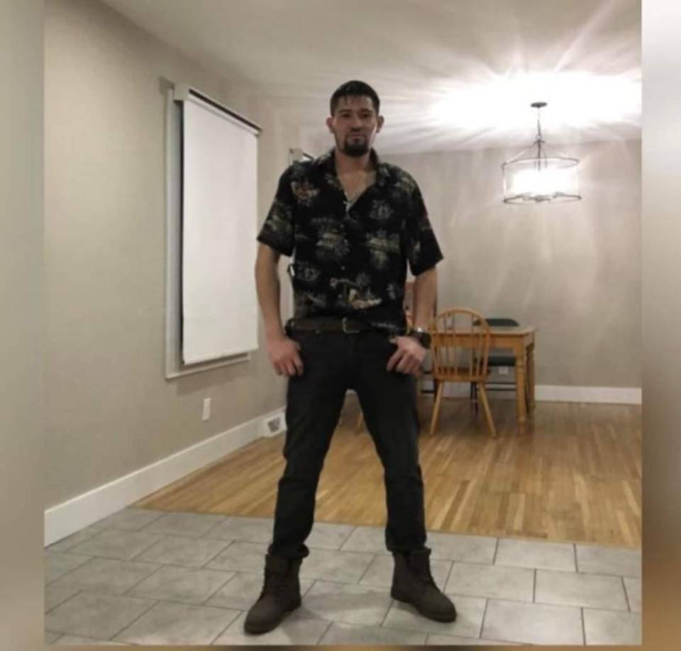 Se desconoce el móvil del crimen. En redes sociales, familiares comenzaron una campaña de recaudación de fondos para repatriar su cuerpo. 