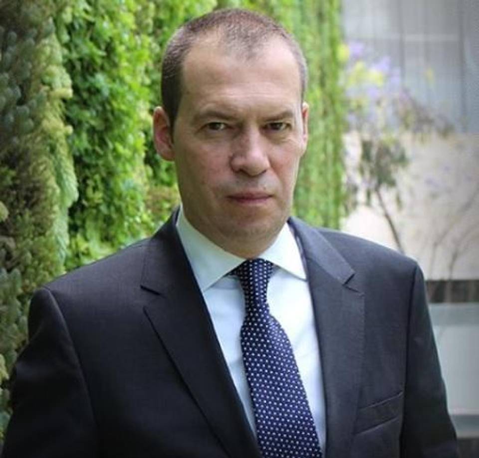 Así lucía André Marín hace unos atrás. Hoy luce completamente diferente y la preocupación por el periodista es evidente.