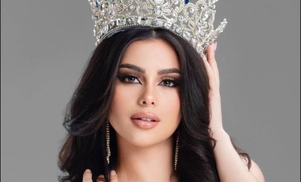 “HONDURAS HE VUELTO! En solo unos meses estaré sobre un escenario internacional representando a mi hermoso país 5 estrellas. Siento un profundo orgullo al llevar nuestra identidad mostrándole al mundo entero con todo mi corazón. Gracias a mi director <a rel="nofollow" href="https://www.instagram.com/moises2rodriguez/?hl=es">@moises2rodriguez</a> por brindarme esta oportunidad de representar a mi tierra bendita Honduras internacionalmente”, escribió Britthany Marroquín en sus redes sociales.