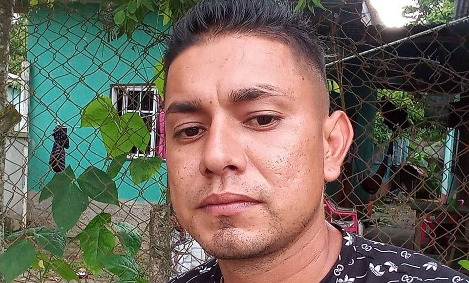 Los cuerpos de Bayron Rosales (fotos) y “La Vaca” fueron encontrados en un basurero de Cortesito, comunidad en la que ambos vivían.