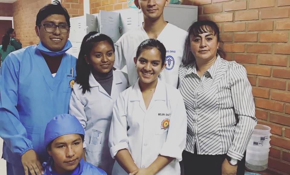 En segundo año de Medicina, Chávez asistió a una charla sobre la plastinación, impartida por otro destacado estudiante de la Unicah, Héctor Ramos.