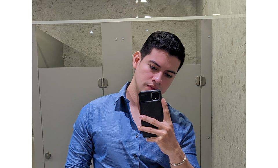 Una de sus amigas dedicó unas emotivas palabras: “Mi querido Elías extrañaré esos mensajes verte,hacerte reír con mis ocurrencias y hablar de la vida como lo solíamos hacer cuando nos encontrábamos en el gym. Me quedo con ese lindo dibujo que hicistes de mi cara y lo conservo desde hace años! Te llevaré siempre en mi corazón”.