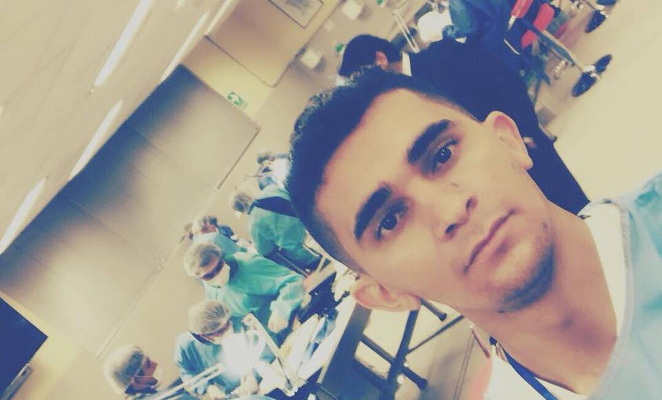 El joven compartió que este ha sido “uno de los momentos más importantes de su vida”, pues a sus 25 años tuvo la oportunidad de estar frente a médicos con más de 30 años de experiencia, enseñándoles sobre técnicas de conservación anatómica.