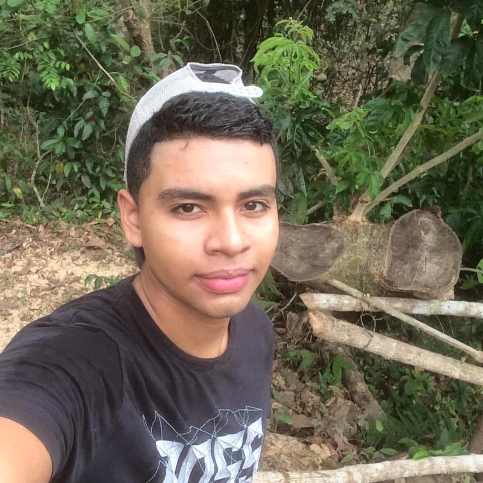Quién es Oliver Kan, joven aspirante a alcalde que no pudo votar por él mismo