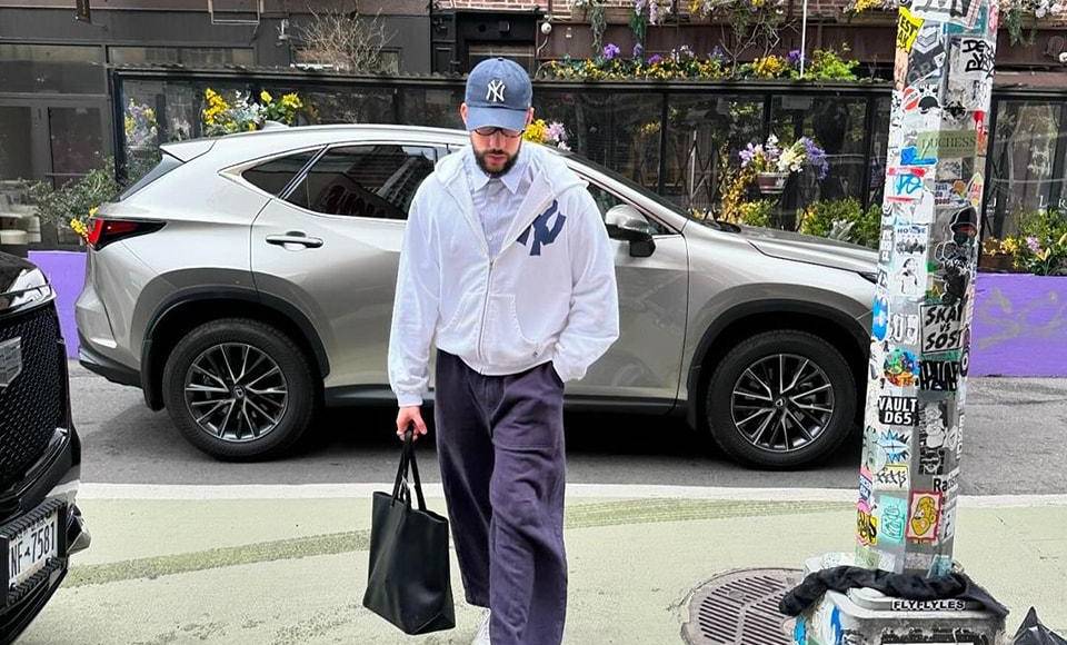 Benito Antonio Martínez Ocasio, el nombre real del llamado ‘Conejo Malo’, ha sido la joya de la corona de Rimas Entertainment, quien en su viaje por el espectáculo lo ha llevado a incursionar también de manera exitosa en el mundo del cine, la moda y en el deporte.