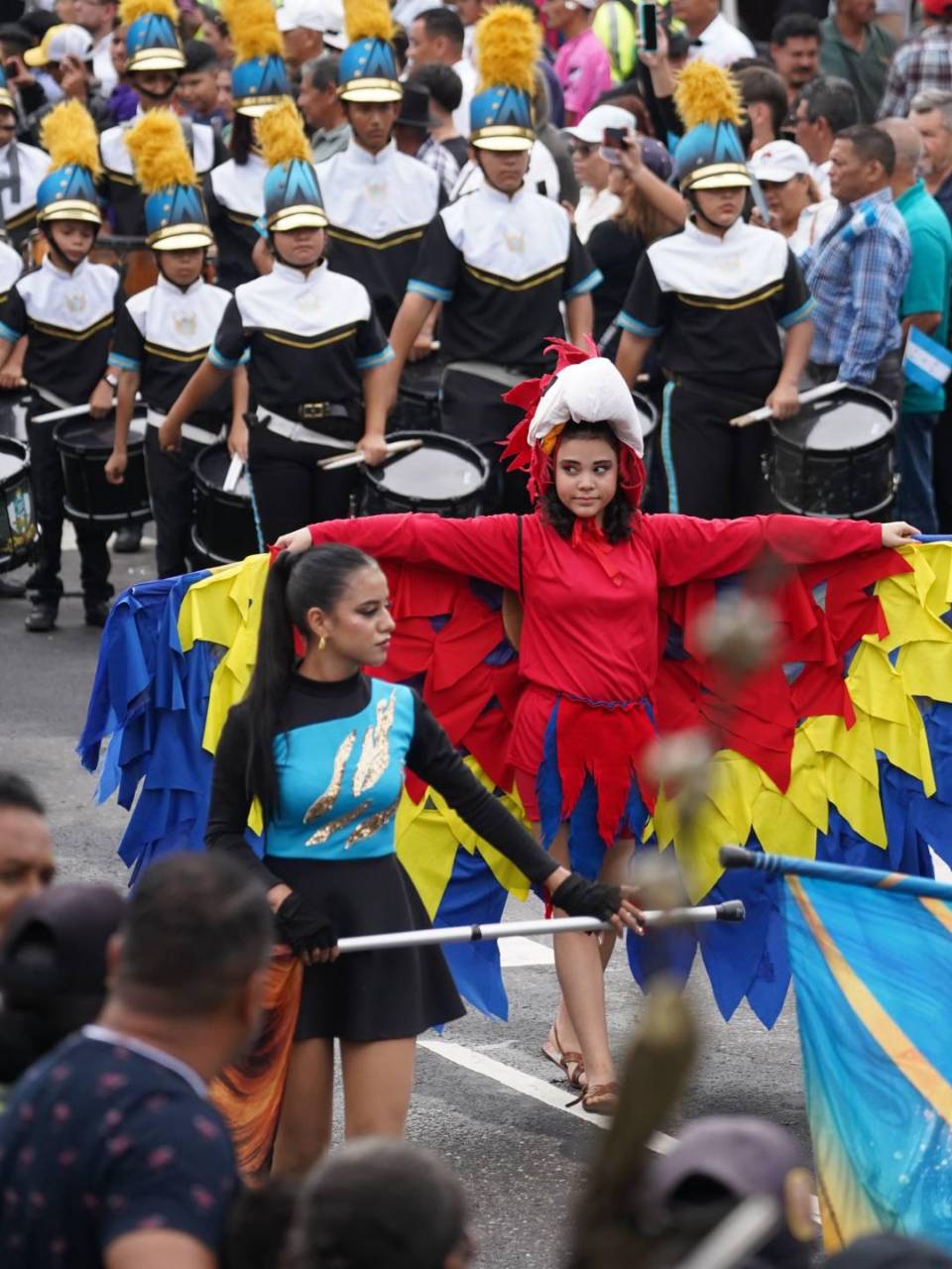Entre tambores y liras, la banda del JTR deslumbró en los desfiles patrios