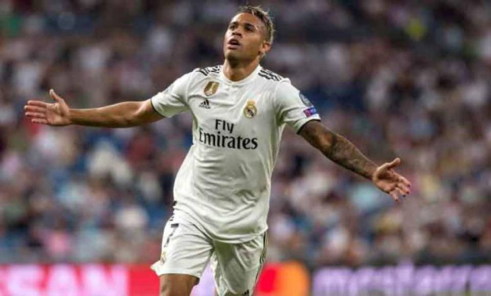 El delantero Mariano saldría del Real Madrid y puede ser el sustituto de Rodrigo. El Valencia da por hecha la salida de su delantero de referencia y vuelven a pensar en el hispano-dominicano, que fue repescado por el Madrid por 22 millones de euros.