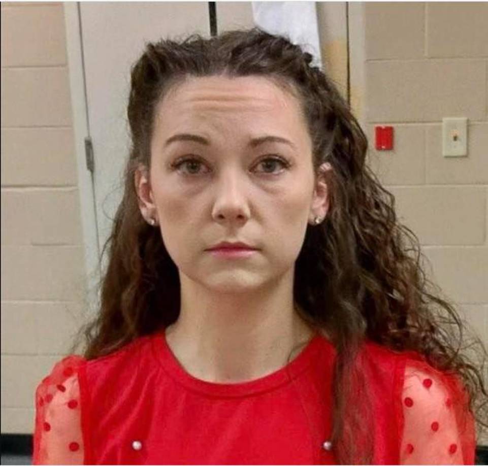 Heather Hare, de 32 años de Arkansas, presuntamente tenía una relación sexual con un estudiante adolescente.