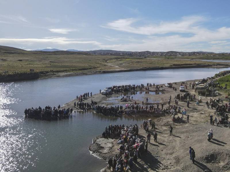Seis militares murieron ahogados en un río cuando intentaban escapar de manifestantes que los atacaron con piedras en la región peruana de Puno, epicentro de las protestas contra el gobierno que sustituyó en diciembre al encarcelado exmandatario Pedro Castillo
