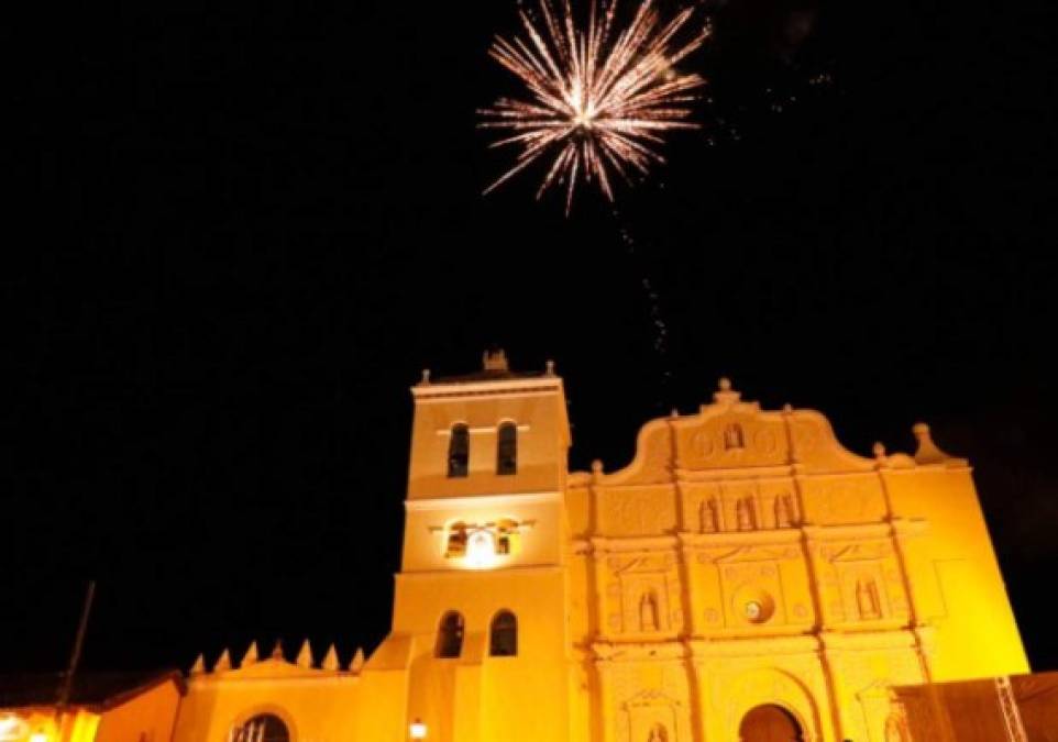 La actividad se desarrolló en la Catedral de la Inmaculada Concepción con un llamado a la hondureñidad para que se integre a esta patriótica celebración, que se origina desde el pueblo y para el pueblo.