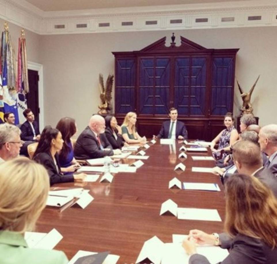 Kardashian reveló que está trabajando para lograr la liberación de Chris Young, un hombre de Clarksville (Tennessee) condenado a cadena perpetua por su papel en una red de distribución de cocaína.