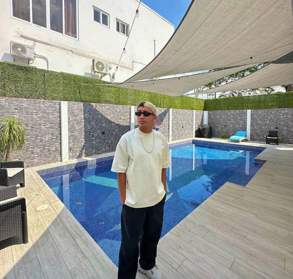 Cabe mencionar que, Supremo es uno de los influencer hondureños más populares y queridos en Honduras, en sus redes sociales alcanzan más del millón de seguidores.