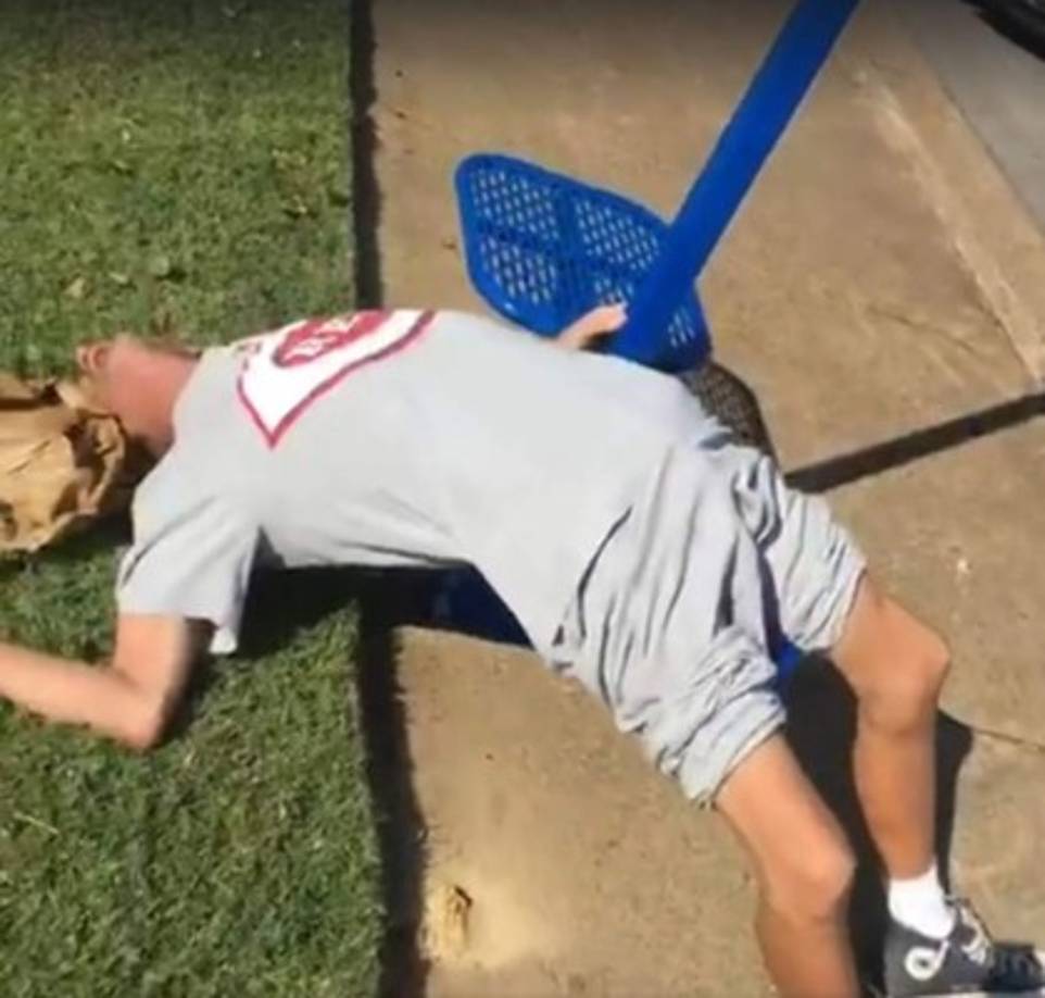 La crisis ha llevado a la Casa Blanca a endurecer las penas para quienes trafican con opiáceos, que pueden obtenerse con receta o en el mercado negro, y también con fentanilo, un analgésico que suele destinarse al tratamiento del cáncer pero que en los últimos años se ha usado por grupos criminales para aumentar la potencia de la heroína.