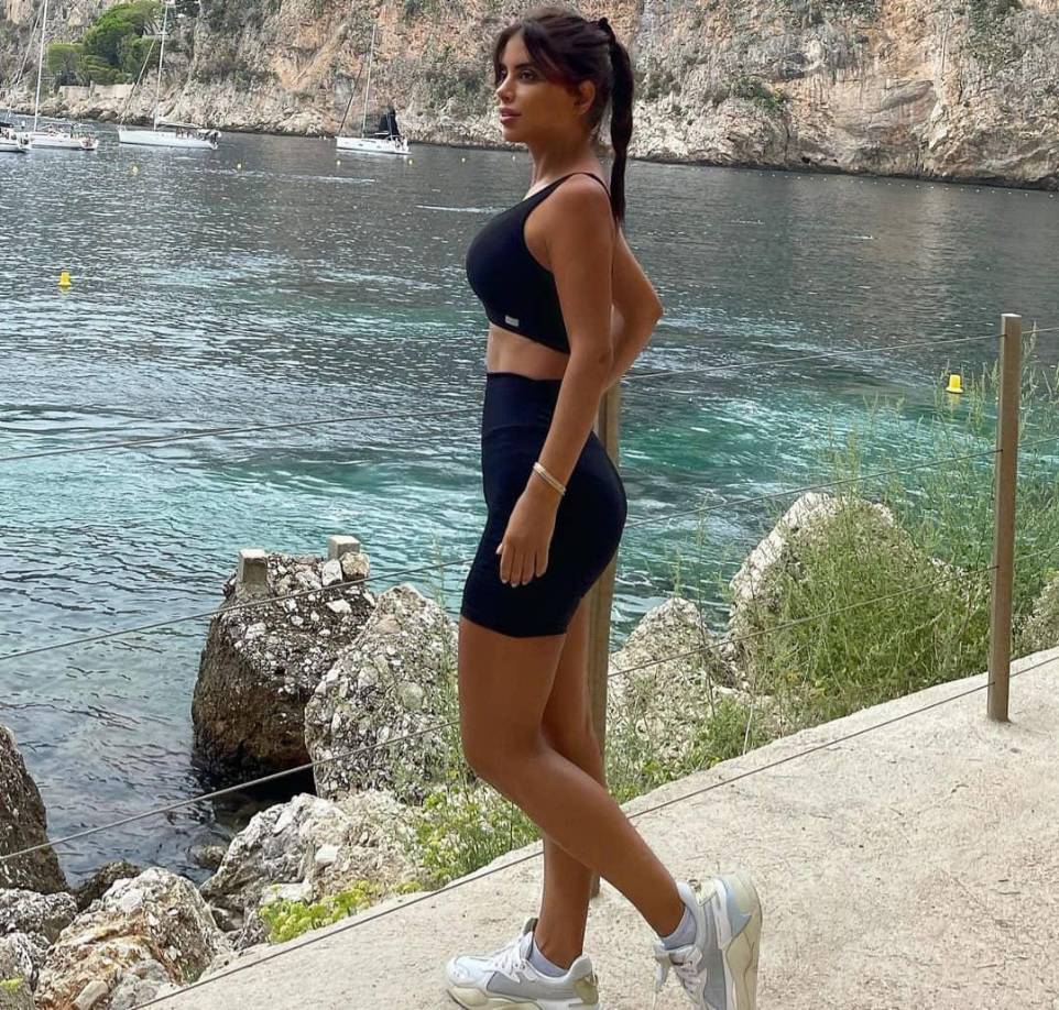 Antonela deslumbra: Messi inicia sus vacaciones en Ibiza y se reencuentra con un conocido