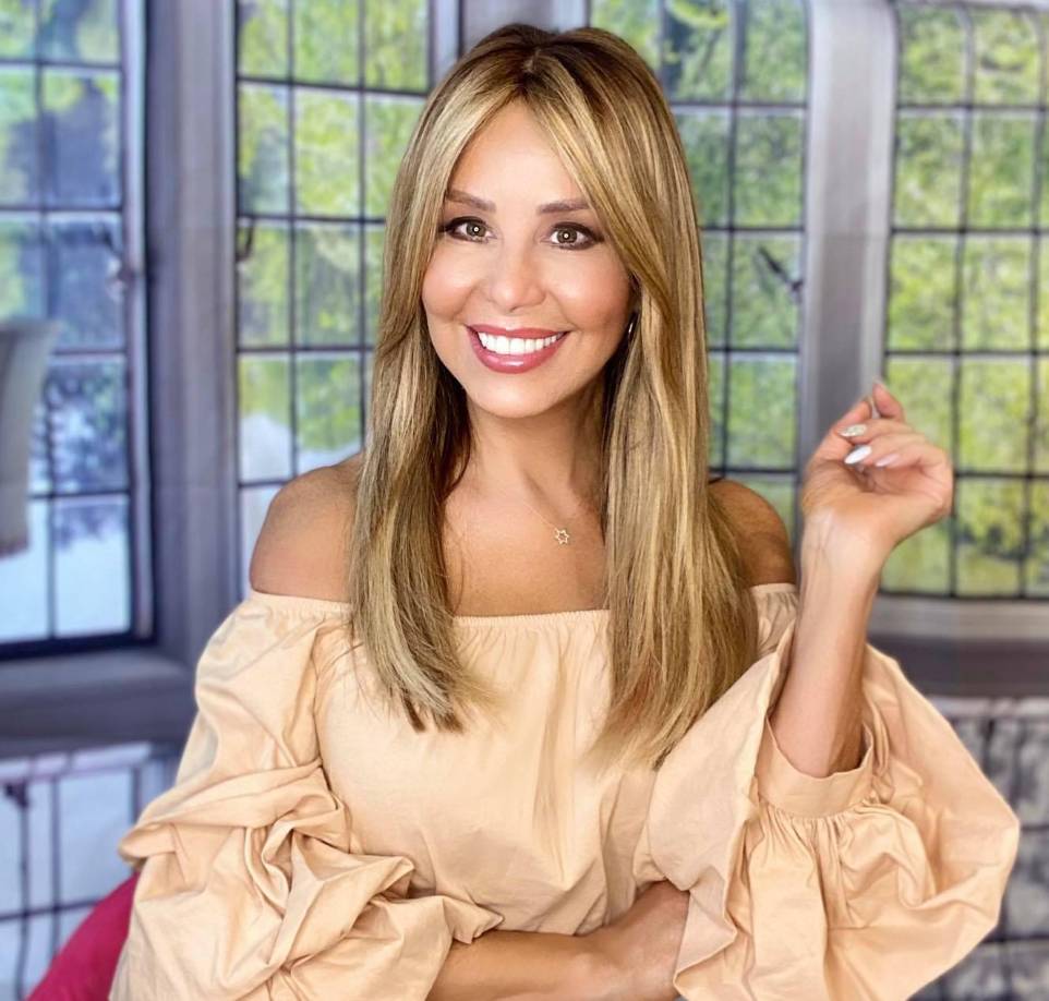 Asimismo, dijo que ella conoce detalles de la situación, ya que mantiene una amistad con su ex Luis Miguel y con la novia de este, Paloma Cuevas, desde hace 20 años, y prometió que pronto dará a conocer más sobre esto. 