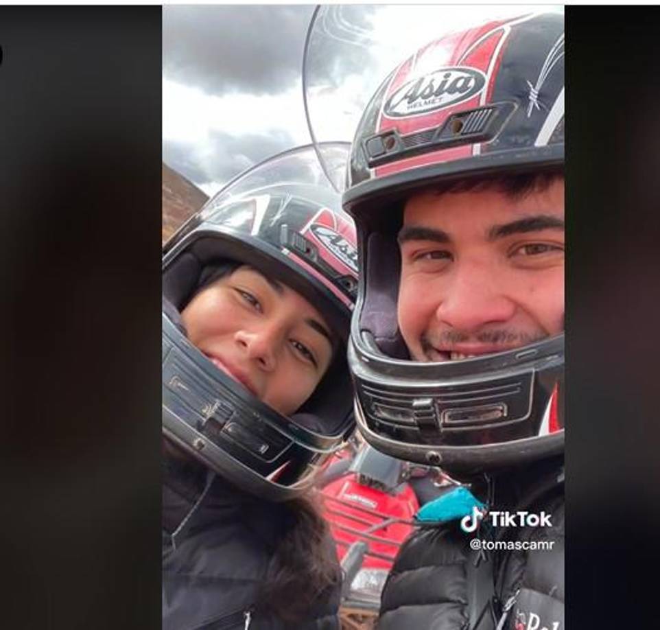 “Yo salí del seminario después de siete años. Ella salió después de seis años en el convento”, publicó en las redes sociales.