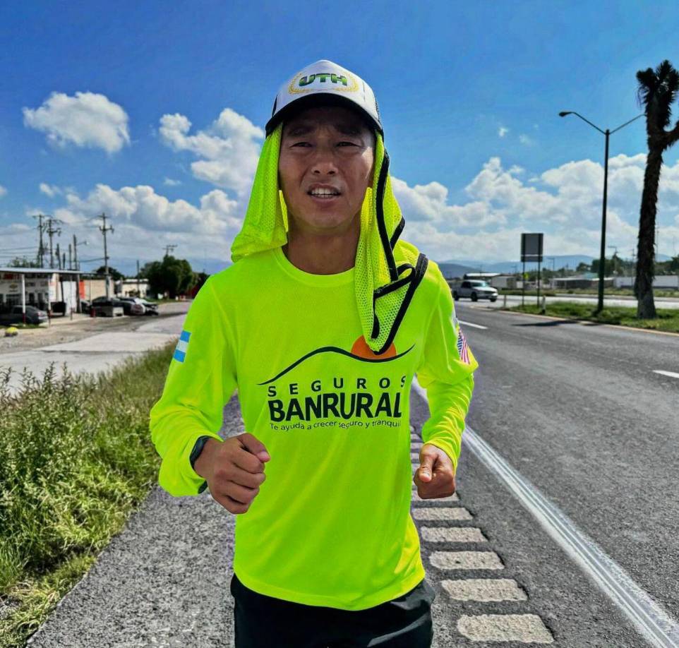 ”Ya llegó a otro nivel Shin”, “Shin Fujiyama se está convirtiéndo en una leyenda y el mejor de todos en apoyar Honduras”, son los comentarios dejados a Shin por los internautas.