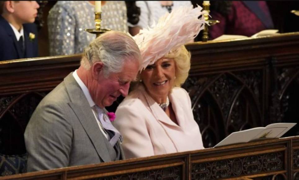 Camilla Parker Bowles<br/><br/>La duquesa de Cornwall, esposa del príncipe Carlos, confirmó que no asistirá a la boda de la princesa Eugenia de York y Jack Brooksbank debido a temas de agenda.<br/><br/>Según medios británicos la madrastra de Harry y William no pudo cancelar una actividad con niños agendada el día de la boda.