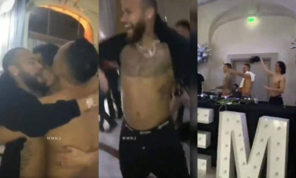 Neymar también terminó sin camiseta en la alocada fiesta de los jugadores del PSG.