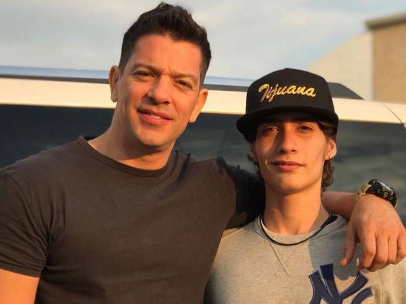 Yahir sostiene que su hijo mayor sufre graves problemas de adicción que le han llevado a publicar videos para adultos en la plataforma de pago.