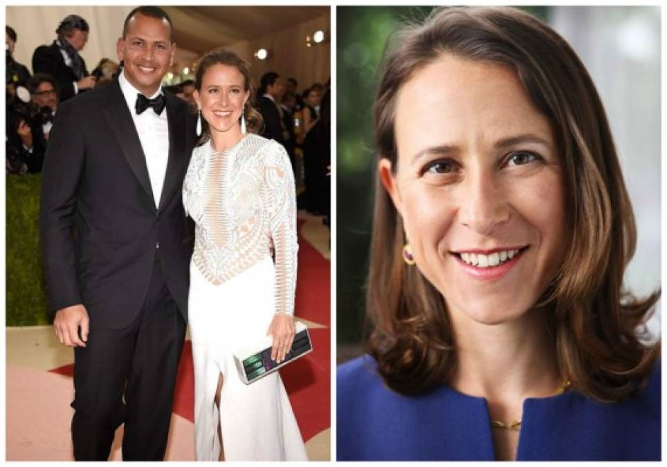 Anne Wojcicki (2016) La última novia de Alex es la CEO de '23andMe', exesposa del cofundador de Google, Sergey Brin, y tal vez billonaria después de su divorcio con Brin.