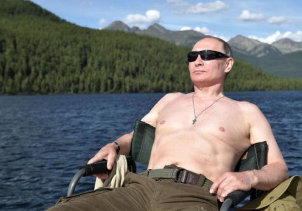 Palacios, yates y limusinas: La vida de lujos de Putin