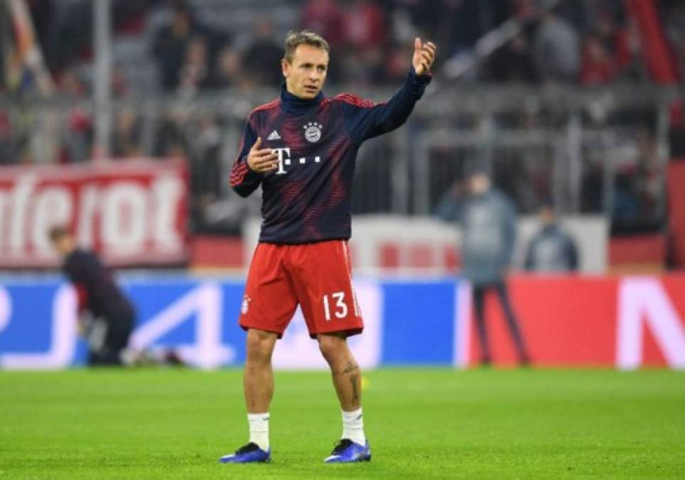 Rafinha: El jugador está cerca del Flamengo. El defensor del Bayern Múnich de 33 años está próximo a alcanzar un acuerdo con el conjunto brasileño ya que no seguirá en el club germano.