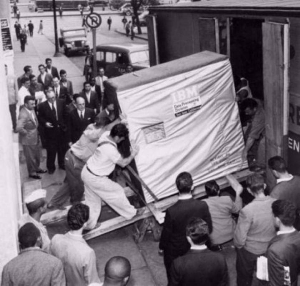 Disco duro de 5MB fabricado por IMB en 1956.